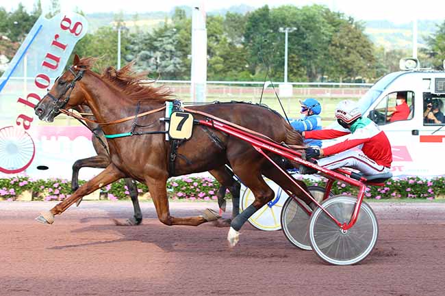 Photo d'arrivée de la course pmu PRIX DU CONSEIL DEPARTEMENTAL DU CALVADOS à CABOURG le Vendredi 31 juillet 2020