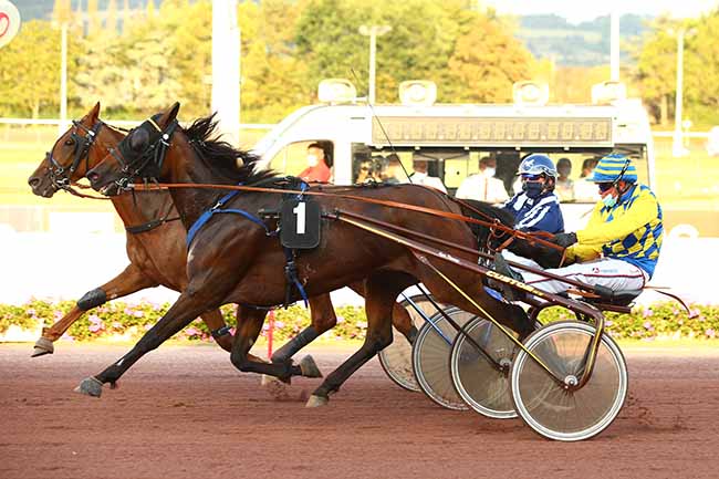 Photo d'arrivée de la course pmu PRIX DES ARNOSERIS à CABOURG le Vendredi 31 juillet 2020