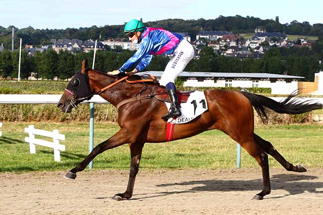 Photo d'arrivée de la course pmu PRIX ROYAL BARRIERE à DEAUVILLE le Samedi 1 août 2020