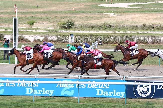 Photo d'arrivée de la course pmu GRAND HANDICAP DES COLLECTIVITES LOCALES à DEAUVILLE le Dimanche 2 août 2020