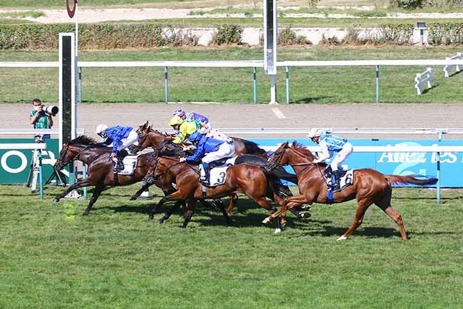 Photo d'arrivée de la course pmu PRIX DE TOURGEVILLE à DEAUVILLE le Dimanche 2 août 2020