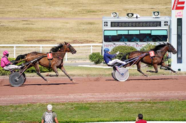 Photo d'arrivée de la course pmu PRIX DE LA HAUTE-SAONE à ENGHIEN le Jeudi 6 août 2020