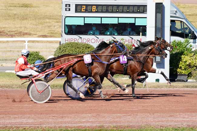 Photo d'arrivée de la course pmu PRIX DE LA PORTE D'ITALIE à ENGHIEN le Jeudi 6 août 2020