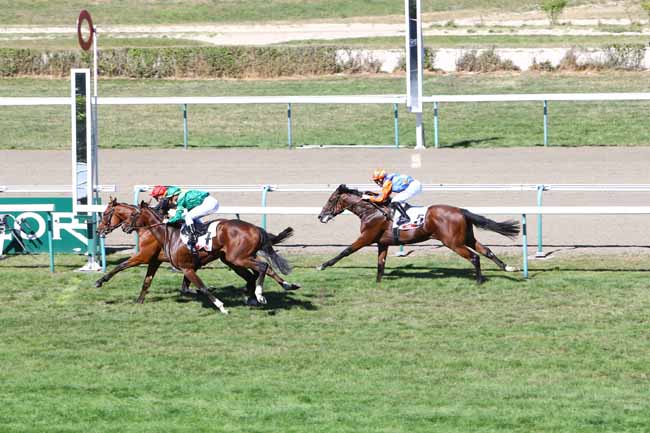 Photo d'arrivée de la course pmu PRIX LA COURSE RMC DIRECT à DEAUVILLE le Jeudi 6 août 2020