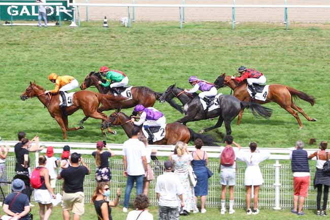 Photo d'arrivée de la course pmu PRIX D'ETRETAT à DEAUVILLE le Mardi 11 août 2020