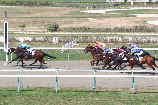 Photo d'arrivée de la course pmu PRIX DE BEUZEVILLE à DEAUVILLE le Mardi 11 août 2020