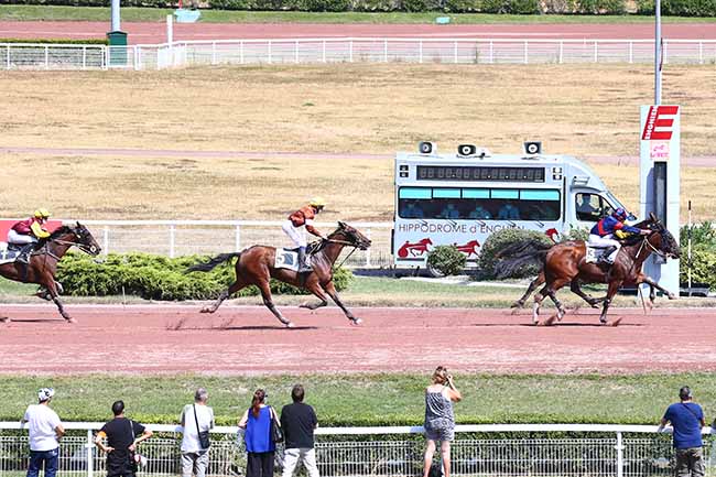 Photo d'arrivée de la course pmu PRIX DE LA PORTE D'ORLEANS à ENGHIEN le Mercredi 12 août 2020