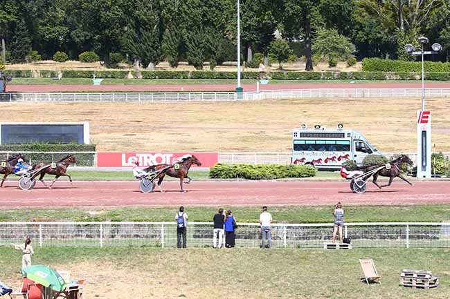 Photo d'arrivée de la course pmu PRIX DE NOUZONVILLE à ENGHIEN le Mercredi 12 août 2020