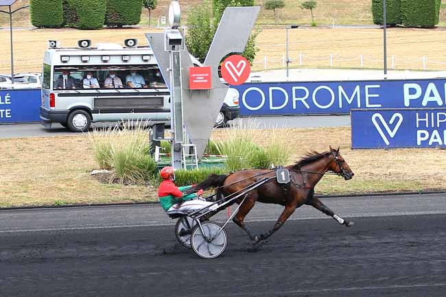 Photo d'arrivée de la course pmu PRIX DE SAINT-DIZIER à PARIS-VINCENNES le Samedi 15 août 2020