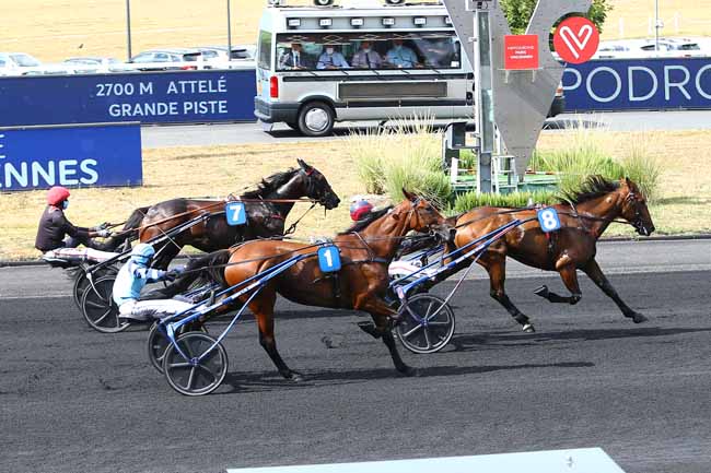 Photo d'arrivée de la course pmu PRIX JOCKEY à PARIS-VINCENNES le Samedi 15 août 2020