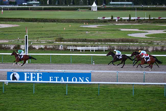 Photo d'arrivée de la course pmu PRIX DE LA VILLA LES AJONCS à DEAUVILLE le Jeudi 20 août 2020