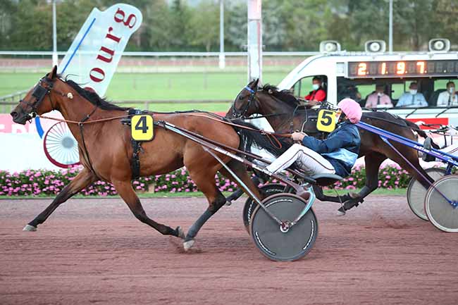 Photo d'arrivée de la course pmu PRIX DES CARLINES à CABOURG le Vendredi 21 août 2020