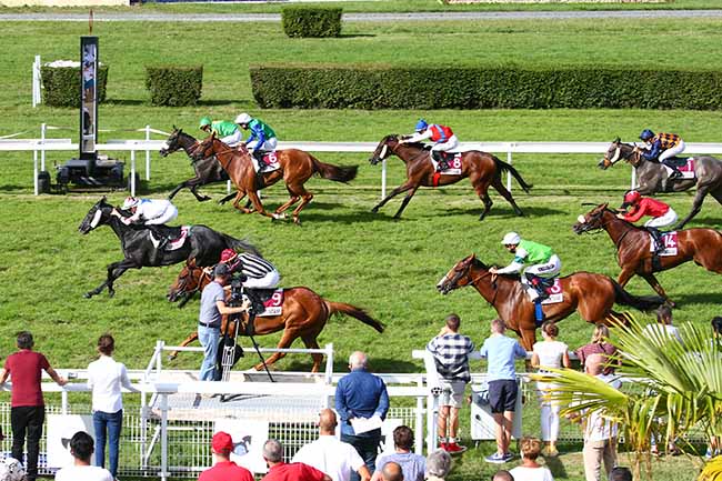 Photo d'arrivée de la course pmu PRIX DE GUERNESEY à CLAIREFONTAINE le Vendredi 21 août 2020