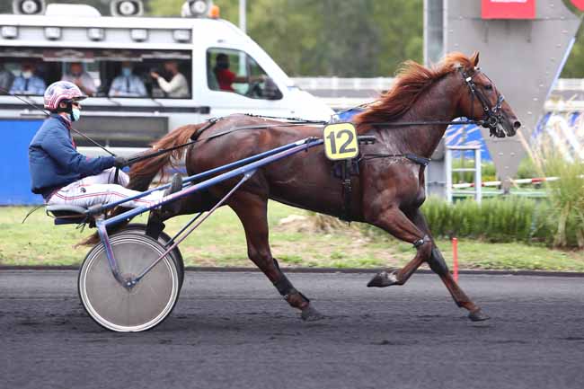 Photo d'arrivée de la course pmu PRIX DE CHARTRES à PARIS-VINCENNES le Lundi 24 août 2020
