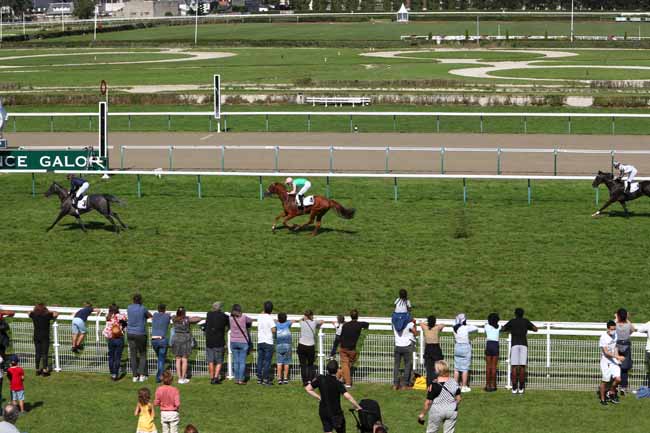 Photo d'arrivée de la course pmu PRIX EMMANUEL TASSIN à DEAUVILLE le Mardi 25 août 2020
