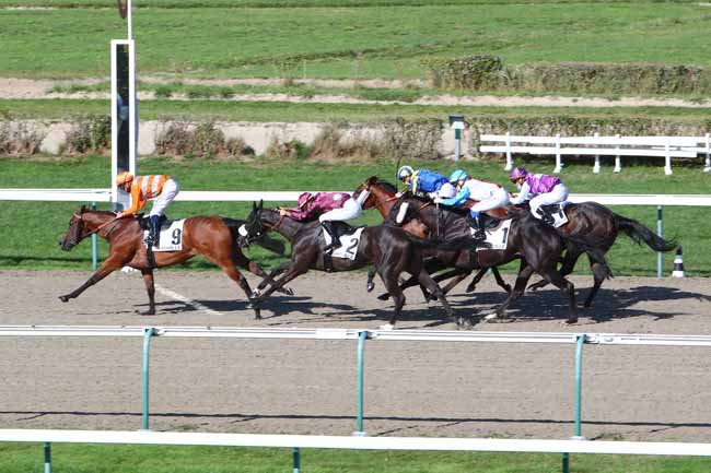 Photo d'arrivée de la course pmu PRIX DE PRE EN PAIL à DEAUVILLE le Mardi 25 août 2020