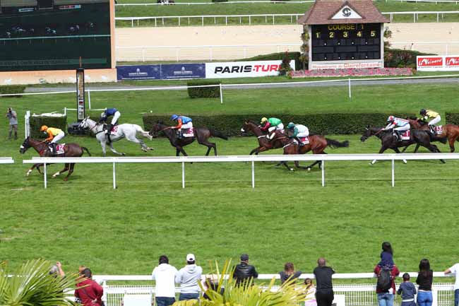 Photo d'arrivée de la course pmu GRAND STEEPLE-CHASE VILLE DE DEAUVILLE à CLAIREFONTAINE le Mercredi 26 août 2020