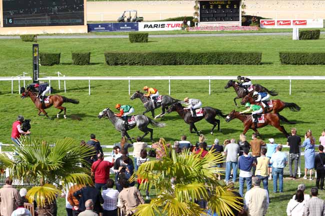 Photo d'arrivée de la course pmu PRIX DU GRAND JARDIN à CLAIREFONTAINE le Mercredi 26 août 2020