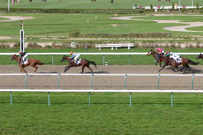 Photo d'arrivée de la course pmu PRIX DE LA VIE à DEAUVILLE le Jeudi 27 août 2020