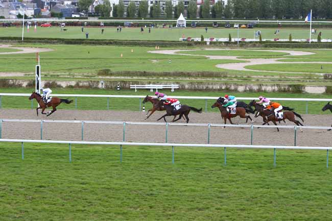 Photo d'arrivée de la course pmu PRIX DES BERGERIES à DEAUVILLE le Jeudi 27 août 2020