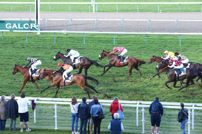 Photo d'arrivée de la course pmu PRIX DU GUE à DEAUVILLE le Jeudi 27 août 2020