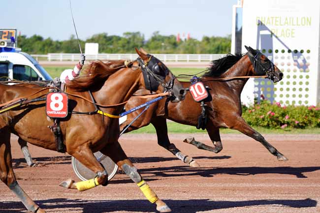 Photo d'arrivée de la course pmu GRAND PRIX CASINO DE CHATELAILLON-PLAGE à LA ROCHELLE-CHATELA. le Mercredi 2 septembre 2020