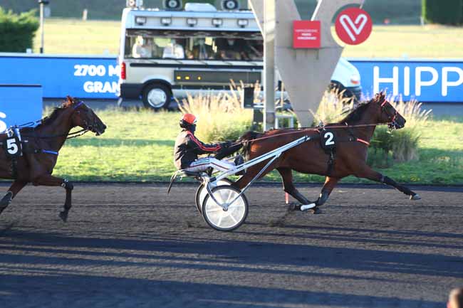 Photo d'arrivée de la course pmu PRIX ALHENA à PARIS-VINCENNES le Vendredi 4 septembre 2020