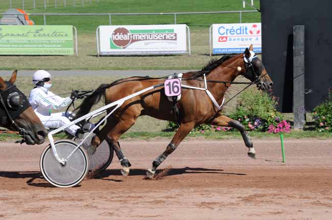 Photo d'arrivée de la course pmu PRIX CEREC à FEURS le Lundi 7 septembre 2020