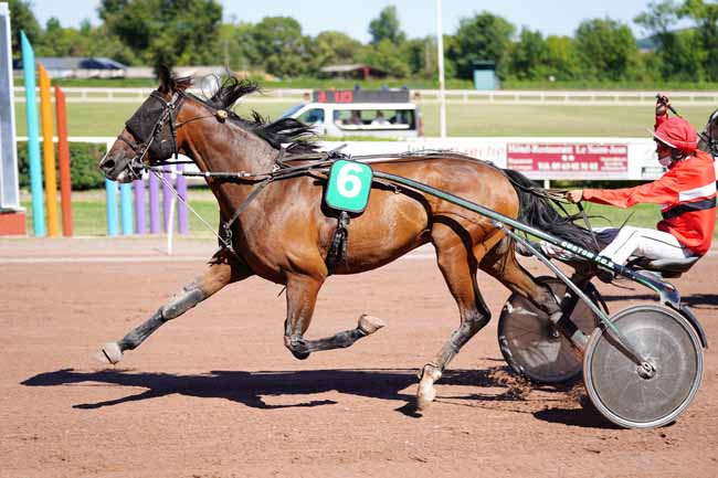 Photo d'arrivée de la course pmu PRIX DE LA GIRONDE à BEAUMONT-DE-LOMAGNE le Mardi 8 septembre 2020