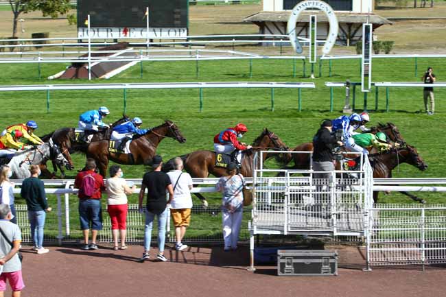Photo d'arrivée de la course pmu PRIX DE JONQUIERES à COMPIEGNE le Jeudi 17 septembre 2020