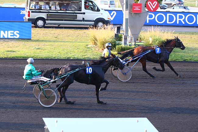 Photo d'arrivée de la course pmu PRIX DE BEZIERS à PARIS-VINCENNES le Dimanche 20 septembre 2020