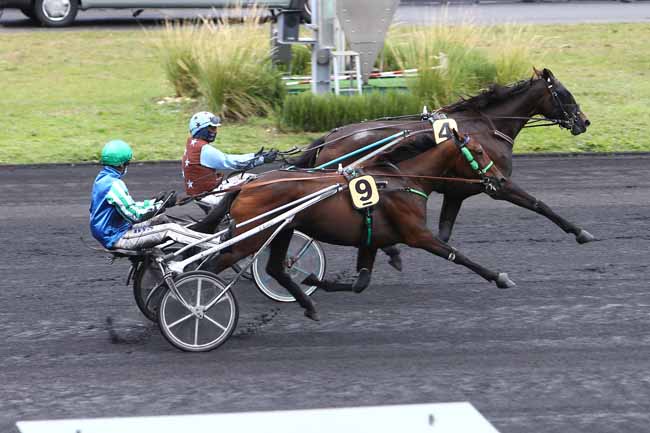 Photo d'arrivée de la course pmu PRIX DE MILLY-LA-FORET à PARIS-VINCENNES le Dimanche 27 septembre 2020