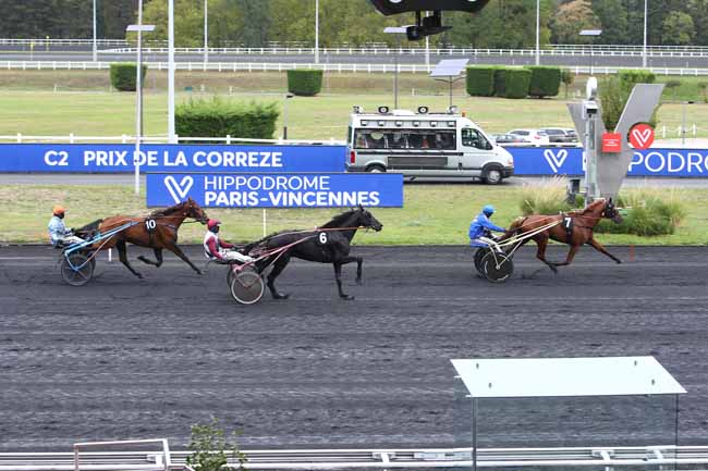 Photo d'arrivée de la course pmu PRIX DE LA CORREZE à PARIS-VINCENNES le Dimanche 27 septembre 2020