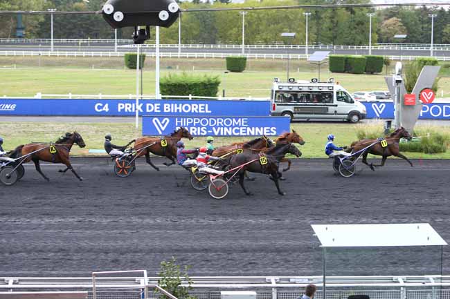 Photo d'arrivée de la course pmu PRIX DE BIHOREL à PARIS-VINCENNES le Dimanche 27 septembre 2020