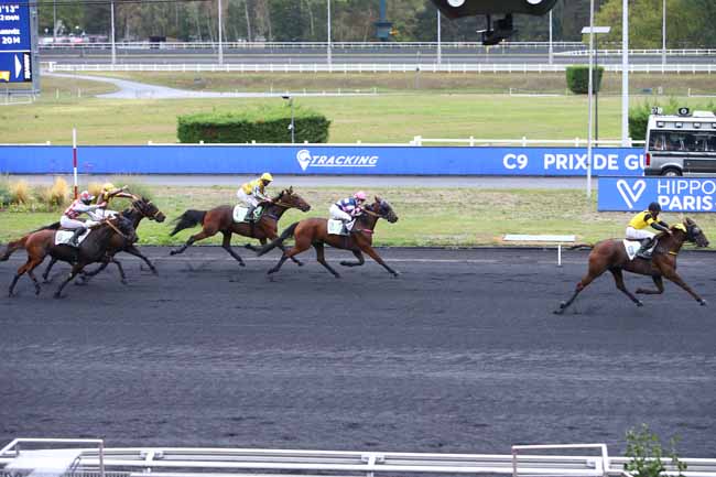 Photo d'arrivée de la course pmu PRIX DE GUINGAMP à PARIS-VINCENNES le Dimanche 27 septembre 2020