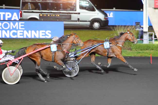 Photo d'arrivée de la course pmu PRIX DE LA TOUR MONTPARNASSE à PARIS-VINCENNES le Lundi 28 septembre 2020