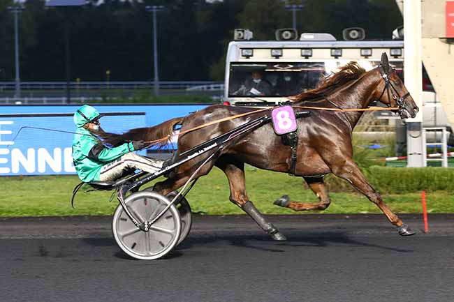 Photo d'arrivée de la course pmu GRAND PRIX DE L'UET (GR B) à PARIS-VINCENNES le Mardi 29 septembre 2020