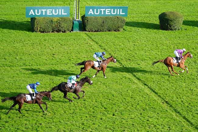Photo d'arrivée de la course pmu PRIX UCELLO II à AUTEUIL le Jeudi 1 octobre 2020