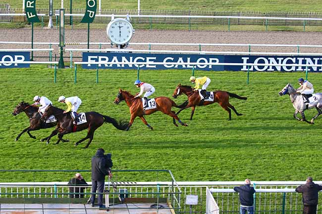 Photo d'arrivée de la course pmu PRIX DE L'ETANG DE LA RAMEE à CHANTILLY le Mardi 6 octobre 2020