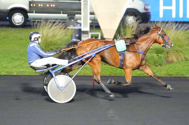 Photo d'arrivée de la course pmu PRIX JOSEPHINA à PARIS-VINCENNES le Mardi 6 octobre 2020