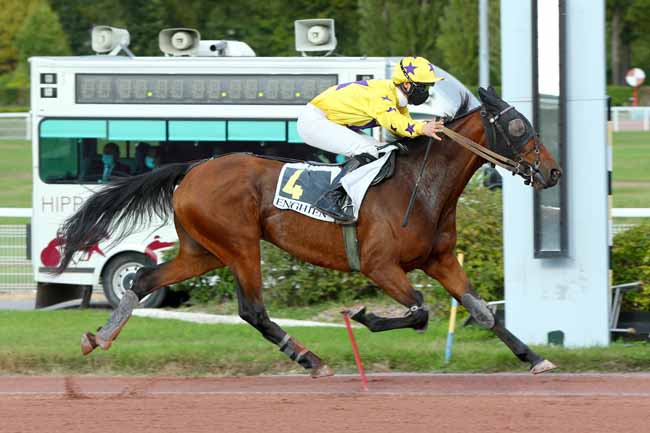 Photo d'arrivée de la course pmu PRIX DE LA PLACE DU PETIT PONT à ENGHIEN le Jeudi 8 octobre 2020