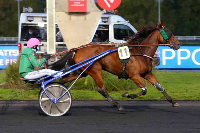 Photo d'arrivée de la course pmu PRIX INGEBORG à PARIS-VINCENNES le Vendredi 9 octobre 2020