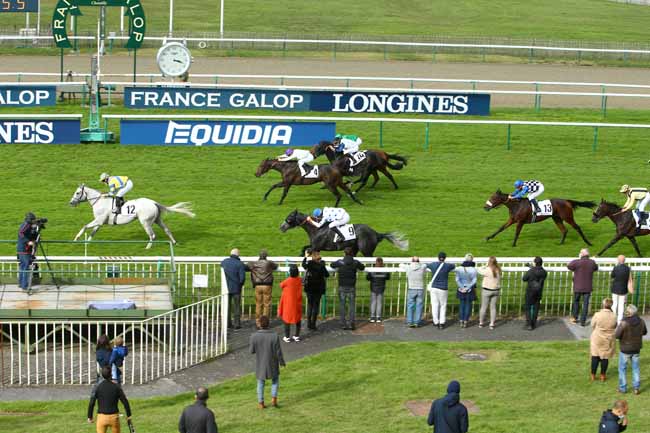 Photo d'arrivée de la course pmu PRIX DE LA GALERIE DES BATAILLES à CHANTILLY le Samedi 10 octobre 2020