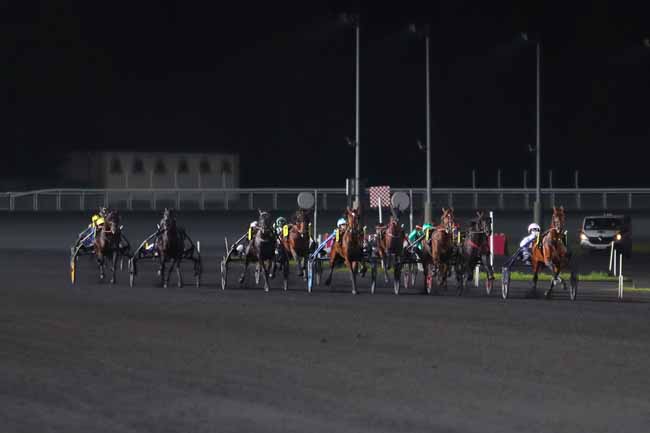 Photo d'arrivée de la course pmu GRAND PRIX DE L'U.E.T. à PARIS-VINCENNES le Vendredi 16 octobre 2020