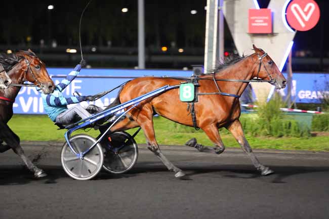 Photo d'arrivée de la course pmu CHAMPIONNAT EUROPEEN DES 5 ANS à PARIS-VINCENNES le Vendredi 16 octobre 2020