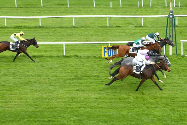 Photo d'arrivée de la course pmu PRIX DE MOURS à FONTAINEBLEAU le Vendredi 16 octobre 2020