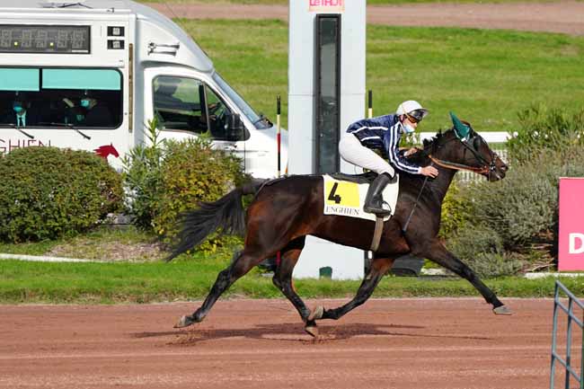 Photo d'arrivée de la course pmu PRIX DE MAINVILLIERS à ENGHIEN le Lundi 19 octobre 2020