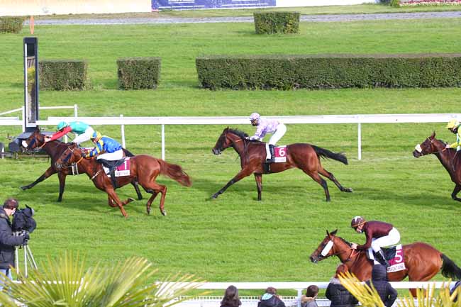 Photo d'arrivée de la course pmu PRIX D'OUVERTURE DU MEETING D'AUTOMNE DE CLAIREFONTAINE à CLAIREFONTAINE le Lundi 19 octobre 2020