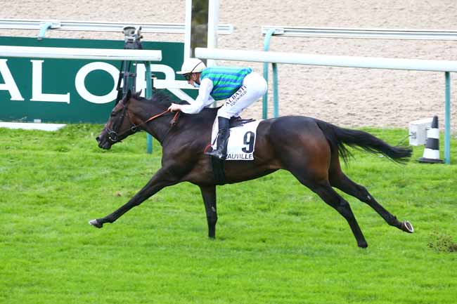 Photo d'arrivée de la course pmu PRIX VULCAIN à DEAUVILLE le Mercredi 21 octobre 2020