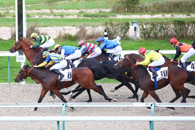 Photo d'arrivée de la course pmu PRIX DE SAINT-VAAST-EN-AUGE à DEAUVILLE le Mercredi 21 octobre 2020